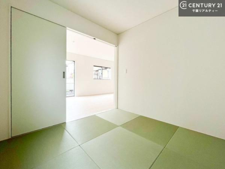 �a�� ���r���O�Ɨאڂ��Ă���a���ł��I�q�ԂƂ��Ă͂������A�Ǝ��̋x�e�X�y�[�X�Ƃ��Ďg�p����̂������ł��ˁI