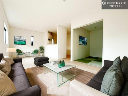 ���r���O �Ƌ��CG�p�[�X�ł��B�J�����̂���L�XLDK�I�\�t�@�[��_�C�j���O�e�[�u����u���Ă������ɂȂ�Ȃ��̂ŉ��K�ɉ߂����܂��I�R�~���j�P�[�V���������₷�����r���O�ł��I