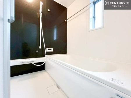 ���� �������������l�̕��͋C�̃o�X���[���́A�����o�Ă��ăo�X�^�C�����[���I
���d���撣���Ă��邲�J���ɂ��D�݂̍���̓����܂����āA�y����ł݂Ă͂������ł��傤���H