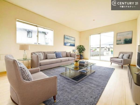 ���r���O �Ƌ��CG�p�[�X�ł��B�J�����̂���L�XLDK�I�\�t�@�[��_�C�j���O�e�[�u����u���Ă������ɂȂ�Ȃ��̂ŉ��K�ɉ߂����܂��I�R�~���j�P�[�V���������₷�����r���O�ł��I