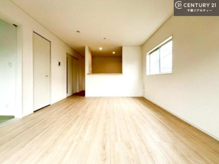 ���r���O �S�n�ǂ����r���O�͉Ƒ������R�ƏW�܂�܂��B�Ƒ��c�R�̎��Ԃ����������ł��B���Ƒ��ƁA����w�[���������Ԃ��߂��������ł��ˁB