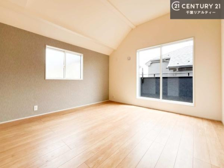 �Q�� �D���������������ޗm���́A���̖ڊo�߂��C�������ǂ������ł��ˁB���������Ԃ��������Ɖ߂������Ƃ��ł��܂��B�D�����F�����̃t���[�����O���ǂ�ȉƋ�ɂ��}�b�`���܂��I