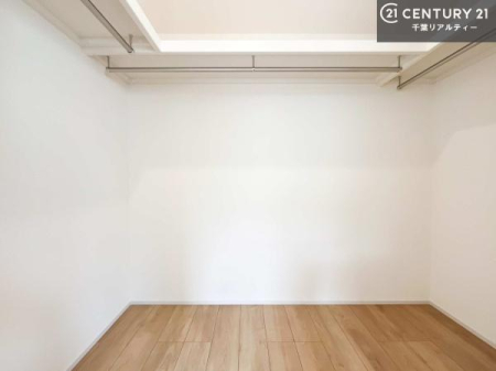 ���[ �E�H�[�N�C���N���[�[�b�g�t���ł��B��������̂��m���Ȃǂ����[���Ă��������ł��ˁI���ɂ���@�������ȂǋG�ߕ��̑傫�ȉƓd�����[�ł��܂��I