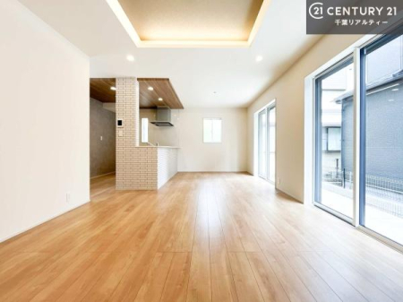 ���r���O �D�����z���܂肪���r���O����ł���ċ��S�n�̗ǂ���Ԃ����o���Ă���܂��I
���났�̎��Ԃ��߂����܂��I