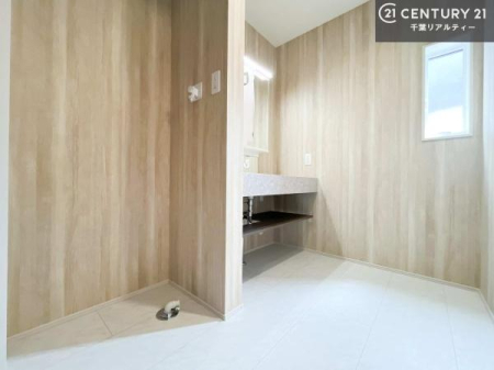 ���ʑ�E���ʏ� �L�X�Ƃ������ʎ��́A���̐g�x�x�̎��Ԃ��������g������K�ȋ�ԁB���[�Ȃǂ��u���₷���A�g������̗ǂ��݌v�ł��B