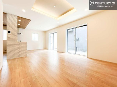 ���r���O �傫�ȑ����炽���Ղ�̗z���������閾�邢���r���O�B�J�����̂��郊�r���O�ŉƑ��c���̂��났�̎��Ԃ��߂����܂��I