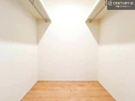 ���[ �E�H�[�N�C���N���[�[�b�g�t���ł��B��������̂��m���Ȃǂ����[���Ă��������ł��ˁI���ɂ���@�������ȂǋG�ߕ��̑傫�ȉƓd�����[�ł��܂��I