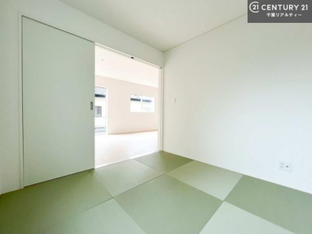 �a�� ���r���O�Ɨאڂ��Ă���a���ł��I�q�ԂƂ��Ă͂������A�Ǝ��̋x�e�X�y�[�X�Ƃ��Ďg�p����̂������ł��ˁI