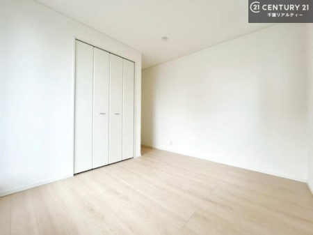 �m�� �V���v���Ƀf�U�C������Ă��邽�߁A�Ƌ��I�т܂���I
���C�ɓ���̉Ƌ��u���Ă��낰���Ԃ���邱�Ƃ��ł��܂��B
