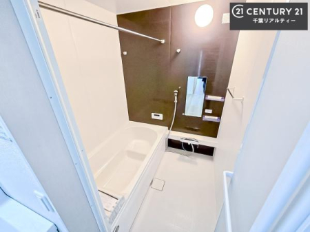 ���� �������������l�̕��͋C�̃o�X���[���́A�����o�Ă��ăo�X�^�C�����[���I
���d���撣���Ă��邲�J���ɂ��D�݂̓����̓����܂����āA�y����ł݂Ă͂������ł��傤���H