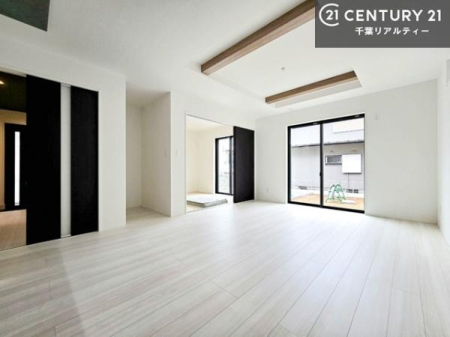 ���r���O �傫�ȑ����炽���Ղ�̗z���������閾�邢���r���O�B�J�����̂��郊�r���O�ŉƑ��c���̂��났�̎��Ԃ��߂����܂��I�y���n�̔���J�Ò��z