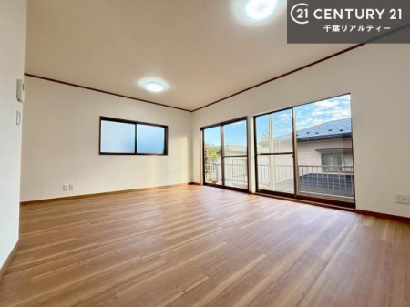 ���r���O �S�n�ǂ����r���O�͉Ƒ������R�ƏW�܂�܂��B�Ƒ��c�R�̎��Ԃ����������ł��B���Ƒ��ƁA����w�[���������Ԃ��߂��������ł��ˁB