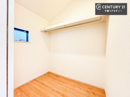 ���[ �E�H�[�N�C���N���[�[�b�g�t���ł��B��������̂��m���Ȃǂ����[���Ă��������ł��ˁI���ɂ���@�������ȂǋG�ߕ��̑傫�ȉƓd�����[�ł��܂��I