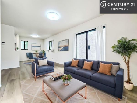 ���r���O �Ƌ��CG�p�[�X�ł��B�S�n�ǂ����r���O�͉Ƒ������R�ƏW�܂�܂��B�Ƒ��c�R�̎��Ԃ����������ł��B���Ƒ��ƁA����w�[���������Ԃ��߂��������ł��ˁB