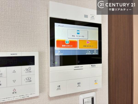 ���̑����� TV���j�^�[�t���C���^�[�z��������A�K��҂��f���Ŋm�F���Ă���Ή��ł��邽�߁A�h�Ɩʂ����S�ł��B���q�l�̂�����Ԏ��ɂ��S�����A���Ƒ��̈��S�E���S�ȕ�炵���T�|�[�g���܂��B