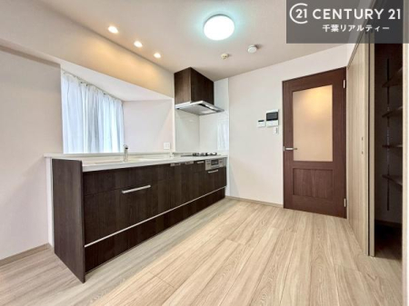 �L�b�`�� �Ǖt�L�b�`���́A�W�����č�ƂɎ��|����܂��I��Ƃ̓������N���N�I
�����̗��������肻���ł��ˁI���[�X�y�[�X���L�x�ŁA�����X�y�[�X���X�b�L���ƕЕt���Ђ�`�����p�ł��܂��I