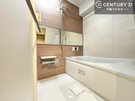 ���� �������������l�̕��͋C�̃o�X���[���́A�����o�Ă��ăo�X�^�C�����[���I
���d���撣���Ă��邲�J���ɂ��D�݂̍���̓����܂����āA�y����ł݂Ă͂������ł��傤���H