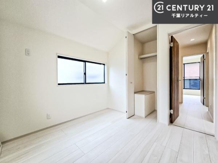 ���r���O�ȊO�̋��� �V���v���Ƀf�U�C������Ă��邽�߁A�Ƌ��I�т܂���I
���C�ɓ���̉Ƌ��u���Ă��낰���Ԃ���邱�Ƃ��ł��܂��B