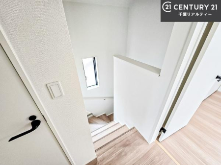 ���̑����� �K�i�́A�肷������Ă��Ė��邭��������������ƌ�����̂ň��S�I�g�̂̃T�|�[�g��]�|�h�~���S�E���S�ɗ��p���ł��܂��I