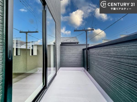 �o���R�j�[ �z������̗ǂ��o���R�j�[�ŁA�����󕨂��悭���������ł��ˁI
���V�C�̗ǂ����ɂ̓o���R�j�[�֏o�ă��t���b�V������̂��C�����悳�����ł��B