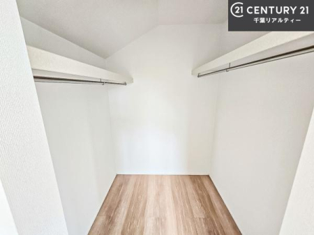 ���[ �E�H�[�N�C���N���[�[�b�g�t���ł��B��������̂��m���Ȃǂ����[���Ă��������ł��ˁI���ɂ���@�������ȂǋG�ߕ��̑傫�ȉƓd�����[�ł��܂��I