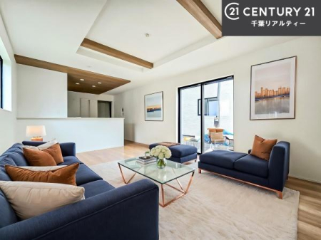 ���r���O �Ƌ�́ACG�p�[�X�ł��B��؂ȉƑ����W�܂邩�炱��LDK�ɂ͂�����肽���B
�q�����������C�ɏ΂��Ȃ��瑖�����Ă���p�����������u�L���Ƃɂ��ėǂ������v�Ǝv���u�Ԃł��B