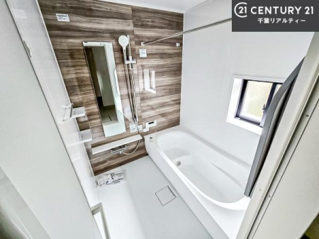 ���� �������������l�̕��͋C�̃o�X���[���́A�����o�Ă��ăo�X�^�C�����[���I
���d���撣���Ă��邲�J���ɂ��D�݂̍���̓����܂����āA�y����ł݂Ă͂������ł��傤���H