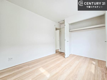 �Q�� �D���������������ޗm���́A���̖ڊo�߂��C�������ǂ������ł��ˁB���������Ԃ��������Ɖ߂������Ƃ��ł��܂��B�D�����F�����̃t���[�����O���ǂ�ȉƋ�ɂ��}�b�`���܂��I