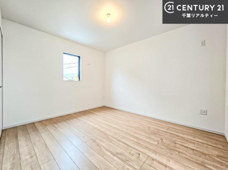 �m�� �V���v���Ƀf�U�C������Ă��邽�߁A�Ƌ��I�т܂���I
���C�ɓ���̉Ƌ��u���Ă��낰���Ԃ���邱�Ƃ��ł��܂��B
