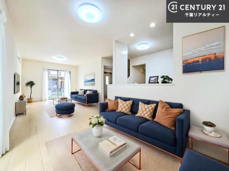 ���r���O �Ƌ��CG�p�[�X�ł��B�J�����̂���L�XLDK�I�\�t�@�[��_�C�j���O�e�[�u����u���Ă������ɂȂ�Ȃ��̂ŉ��K�ɉ߂����܂��I�R�~���j�P�[�V���������₷�����r���O�ł��I