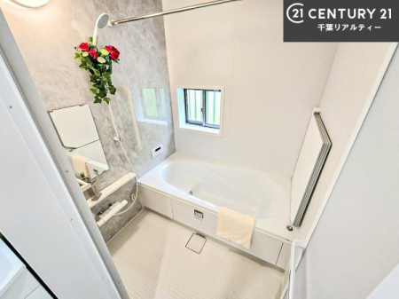 ���� �������������l�̕��͋C�̃o�X���[���́A�����o�Ă��ăo�X�^�C�����[���I
���d���撣���Ă��邲�J���ɂ��D�݂̍���̓����܂����āA�y����ł݂Ă͂������ł��傤���H