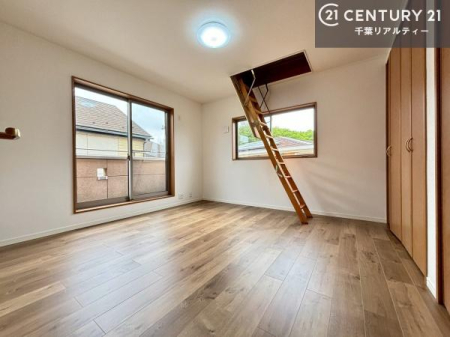 �m�� �V���v���Ƀf�U�C������Ă��邽�߁A�Ƌ��I�т܂���I
���C�ɓ���̉Ƌ��u���Ă��낰���Ԃ���邱�Ƃ��ł��܂��B
