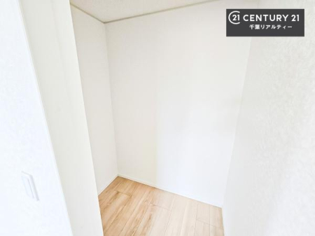 ���[ �E�H�[�N�C���N���[�[�b�g�t���ł��B��������̂��m���Ȃǂ����[���Ă��������ł��ˁI���ɂ���@�������ȂǋG�ߕ��̑傫�ȉƓd�����[�ł��܂��I