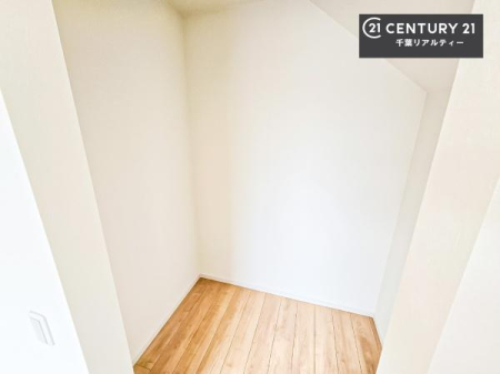 ���[ �E�H�[�N�C���N���[�[�b�g�t���ł��B��������̂��m���Ȃǂ����[���Ă��������ł��ˁI���ɂ���@�������ȂǋG�ߕ��̑傫�ȉƓd�����[�ł��܂��I