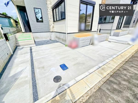 ���ԏ� ���ԃX�y�[�X��2�䕪����܂��I�Z�J���h�J�[�͂������A�o�C�N�⎩�]�ԂȂǂ��u���ꏊ�ɍ���܂���B