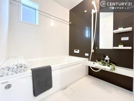 ���� �������������l�̕��͋C�̃o�X���[���́A�����o�Ă��ăo�X�^�C�����[���I
���d���撣���Ă��邲�J���ɂ��D�݂̍���̓����܂����āA�y����ł݂Ă͂������ł��傤���H