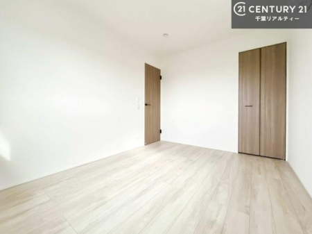 �m�� �V���v���Ƀf�U�C������Ă��邽�߁A�Ƌ��I�т܂���I
���C�ɓ���̉Ƌ��u���Ă��낰���Ԃ���邱�Ƃ��ł��܂��B
