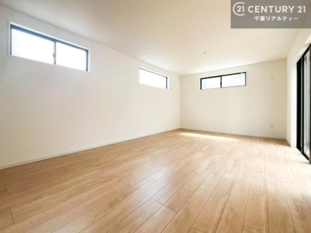 ���r���O �傫�ȑ����炽���Ղ�̗z���������閾�邢���r���O�B�J�����̂��郊�r���O�ŉƑ��c���̂��났�̎��Ԃ��߂����܂��I�y���n�̔���J�Ò��z