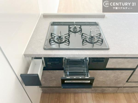 �L�b�`�� �R�����͎O������̂ł������̓����i�s���ł��܂��B
�������O�����t���ł��B�����X�y�[�X���L�X���Ă���׍�Ƃ����₷���I�g�����肪�ǂ��V�X�e���L�b�`���ł��I