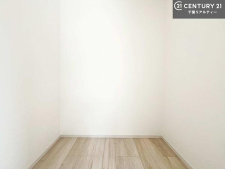 ���[ �E�H�[�N�C���N���[�[�b�g�t���ł��B��������̂��m���Ȃǂ����[���Ă��������ł��ˁI���ɂ���@�������ȂǋG�ߕ��̑傫�ȉƓd�����[�ł��܂��B