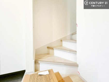 ���̑����� �K�i�́A���邭��������������ƌ�����̂ŏ�艺�肪���S�ł��I