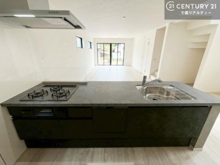 �L�b�`�� ��Ƃ����₷���V�X�e���L�b�`���ł��I���[����������t���Ă���̂ŁA�����X�y�[�X�ɕ���u���Ȃ��čςނ̂ŁA�L�X�g���āA���K�ɍ�Ƃ��ł��܂��I