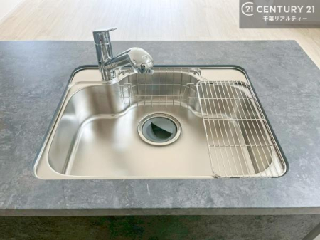 �L�b�`�� ���C�h�ȃV���N�ł��ˁI�������˂ɂ������������₷���Ǝ����y�X�d�l�̃V�X�e���L�b�`���ł��I
�f�U�C�����Ƌ@�\�������˂��L�b�`���Ő�����������܂��ˁI