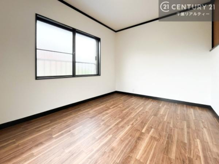 �m�� �V���v���Ƀf�U�C������Ă��邽�߁A�Ƌ��I�т܂���I
���C�ɓ���̉Ƌ��u���Ă��낰���Ԃ���邱�Ƃ��ł��܂��B
