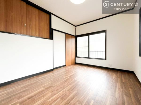 �m�� ���[�X�y�[�X�����Ă��܂��I�������X�b�L�����ڂ��鎖���ł��܂��ˁB
�Ƌ��I�΂Ȃ��V���v���ȃf�U�C���ׁ̈A�Ƌ��I�΂����C�ɓ���̋�ԍ�肪�ł������ł��ˁB