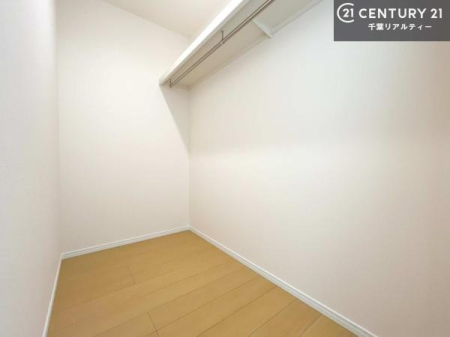 ���[ �E�H�[�N�C���N���[�[�b�g�t���ł��B��������̂��m���Ȃǂ����[���Ă��������ł��ˁI���ɂ���@�������ȂǋG�ߕ��̑傫�ȉƓd�����[�ł��܂��I