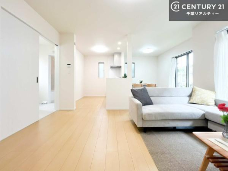 ���r���O �D�����z���܂肪���r���O����ł���ċ��S�n�̗ǂ���Ԃ����o���Ă���܂��I
���났�̎��Ԃ��߂����܂��I