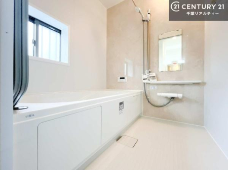 ���� �������������l�̕��͋C�̃o�X���[���́A�����o�Ă��ăo�X�^�C�����[���I
���d���撣���Ă��邲�J���ɂ��D�݂̍���̓����܂����āA�y����ł݂Ă͂������ł��傤���H