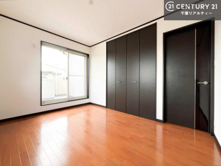 �Q�� �D���������������ޗm���́A���̖ڊo�߂��C�������ǂ������ł��ˁB���������Ԃ��������Ɖ߂������Ƃ��ł��܂��B�D�����F�����̃t���[�����O���ǂ�ȉƋ�ɂ��}�b�`���܂��I