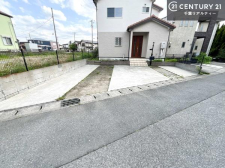 ���ԏ� ���ԃX�y�[�X��3�䕪����܂��I�Z�J���h�J�[�͂������A�o�C�N�⎩�]�ԂȂǂ��u���ꏊ�ɍ���܂���B